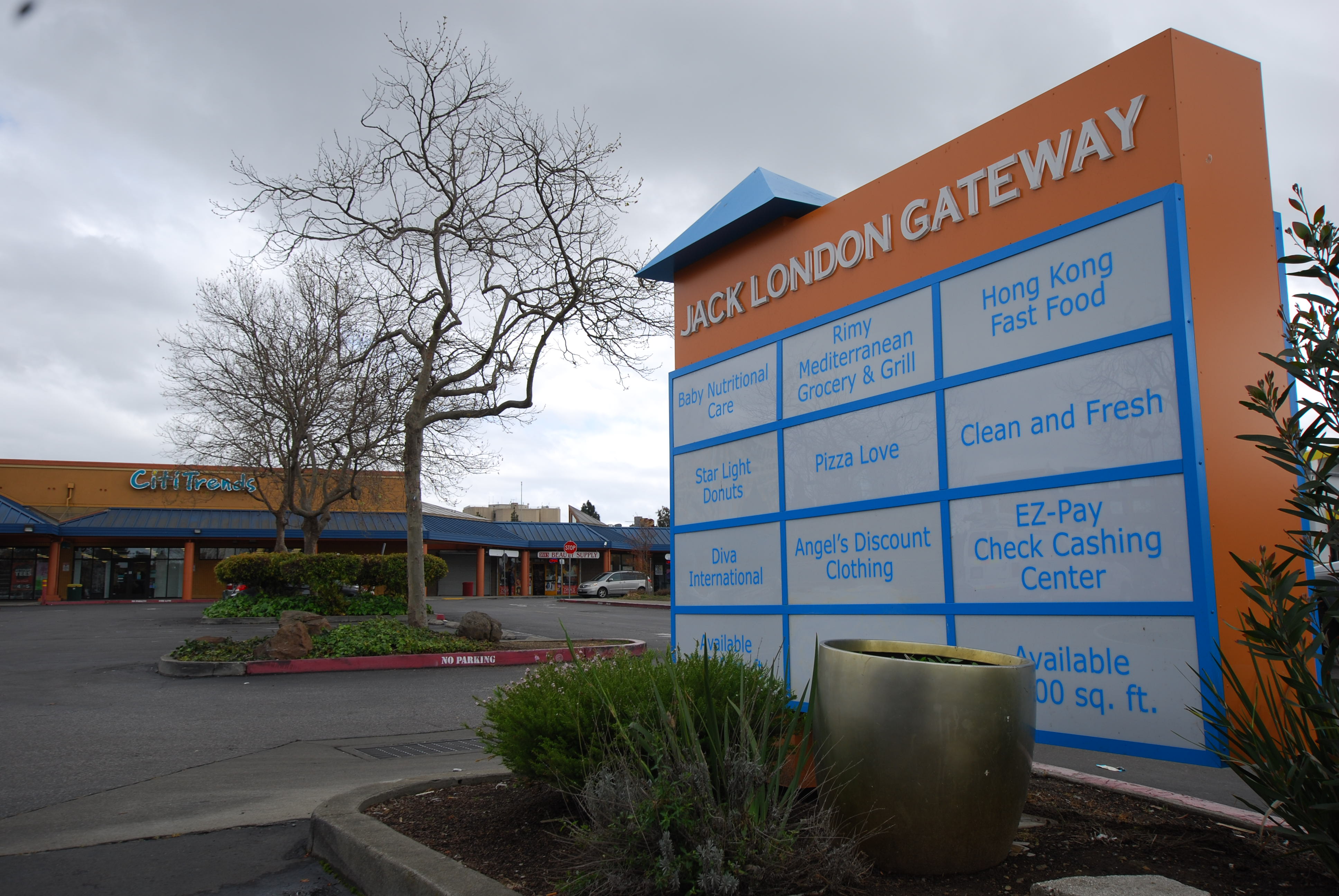 The Jack London Gateway shopping plaza in West Oakland. Photo by Scott Morris.